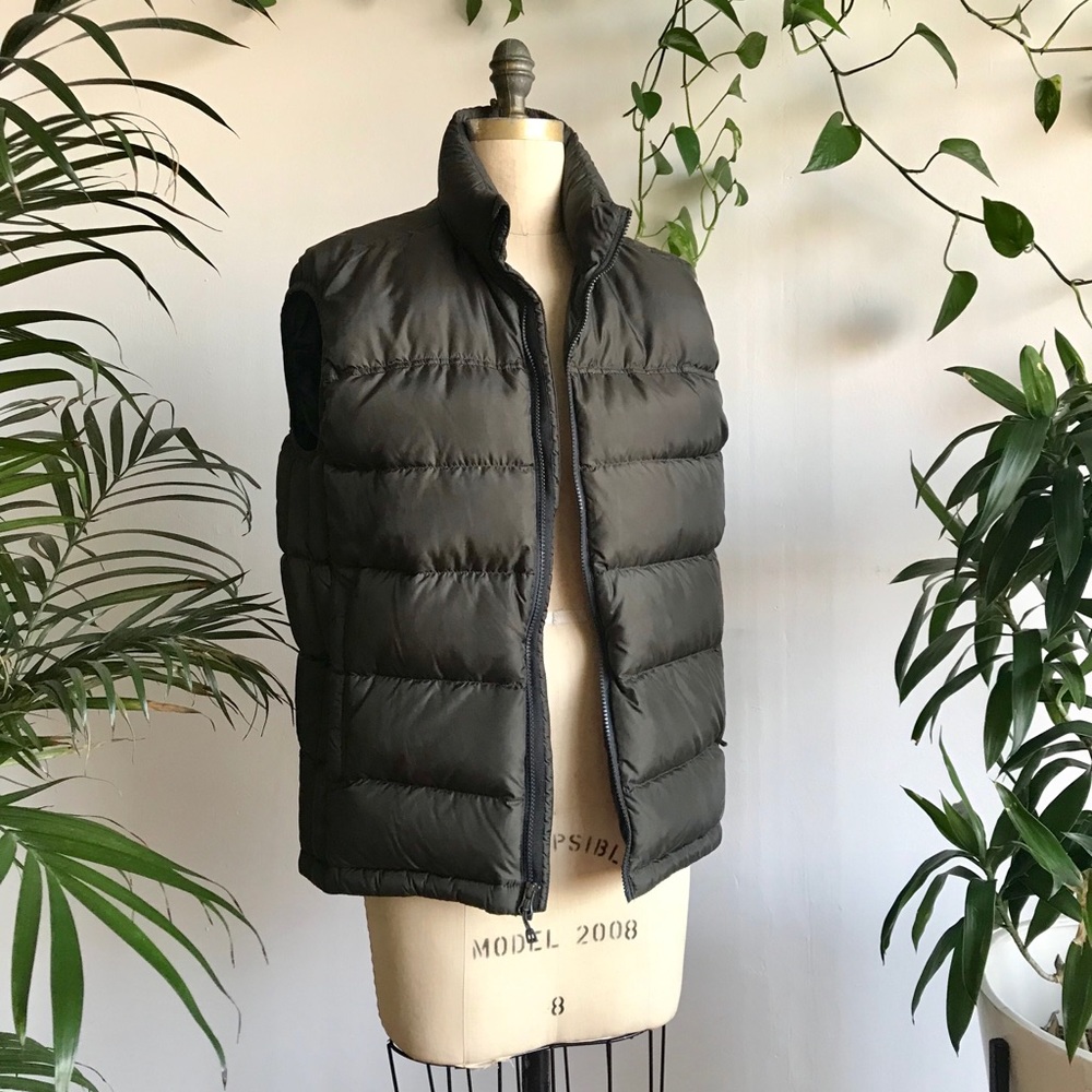 REI forest green puffy vest (medium)